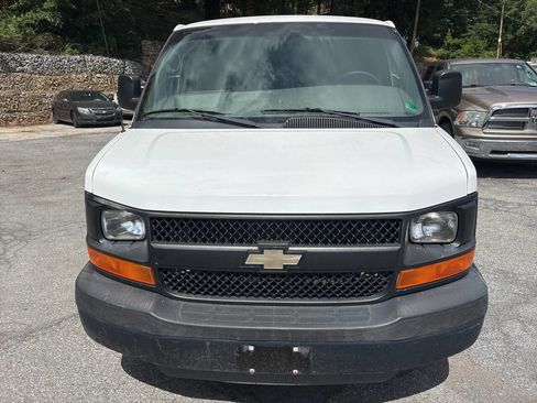 Used 2011 Chevrolet Express 3500 RWD image 2