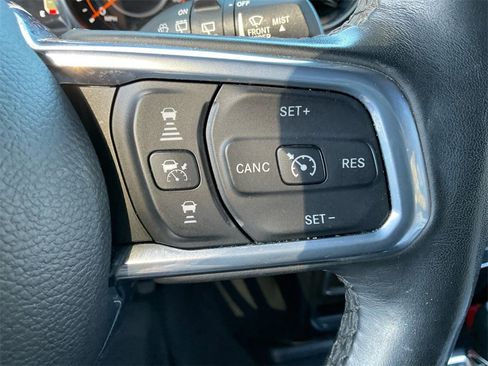 Used 2021 Jeep Wrangler Unlimited Sahara image 32