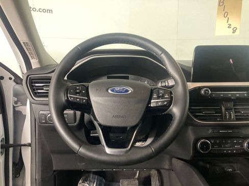 Used 2022 Ford Escape SEL image 6