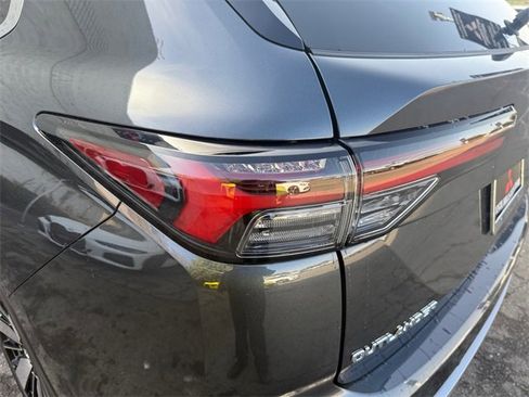 New 2026 Mitsubishi Outlander SE image 34