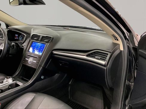 Used 2020 Ford Fusion Titanium AWD/4WD image 22