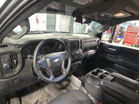 Used 2020 Chevrolet Silverado 1500 Custom w/ Custom Value Package image 15