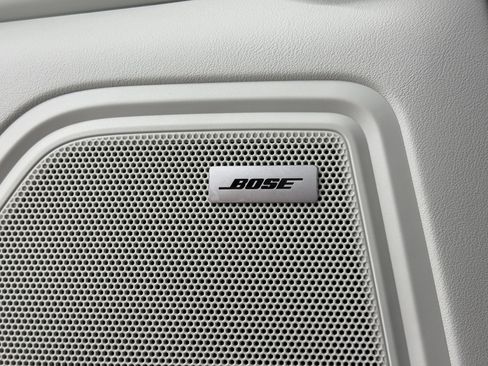 Certified 2021 Porsche Macan Turbo AWD/4WD image 30