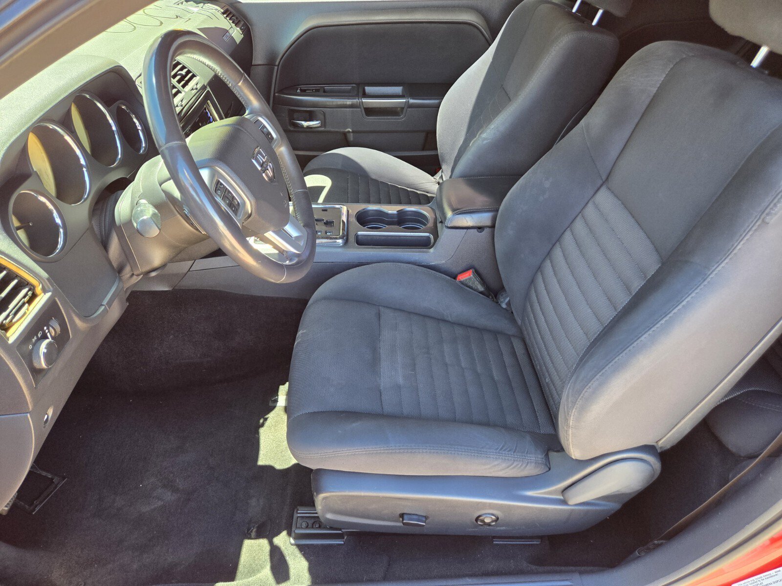 Used 2014 Dodge Challenger SXT RWD image 5