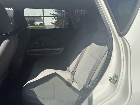 Used 2016 Kia Soul EV image 39