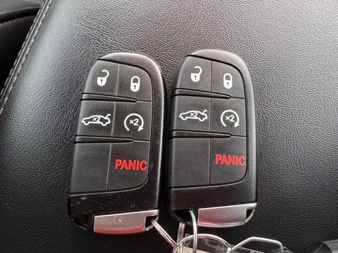 Used 2023 Chrysler 300 Touring L w/ Comfort Group image 31