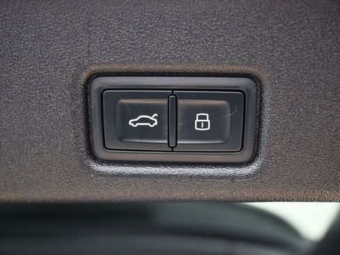 Used 2025 Audi Q5 Prestige AWD/4WD image 17