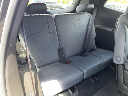 Used 2023 Buick Enclave Essence FWD image 37