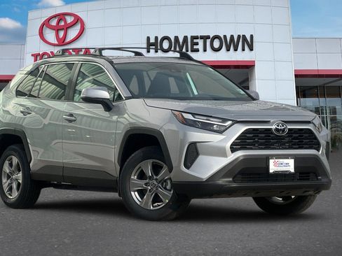 New 2025 Toyota RAV4 XLE w/ Convenience Package image 2