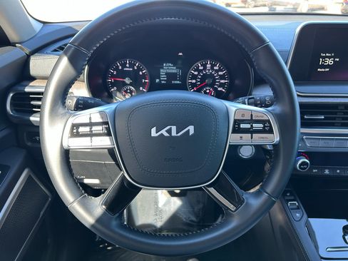 Used 2022 Kia Telluride EX w/ EX Premium Package image 11