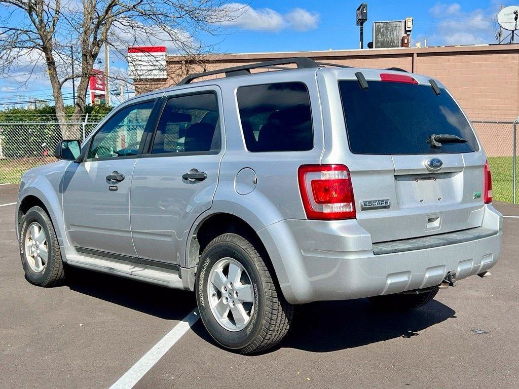 Used 2010 Ford Escape XLT AWD/4WD image 4