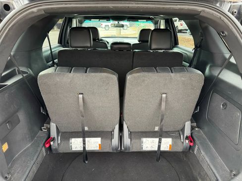 Used 2016 Ford Explorer XLT w/ Equipment Group 202A image 10