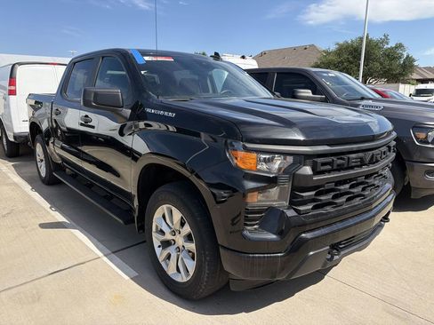 Used 2022 Chevrolet Silverado 1500 Custom AWD/4WD image 2
