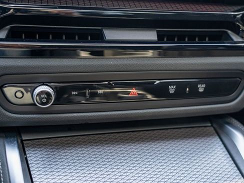 Used 2025 BMW M440i w/ Premium Package image 26