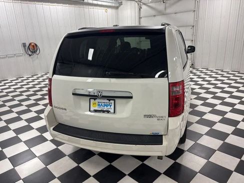 Used 2010 Dodge Grand Caravan SXT FWD image 4