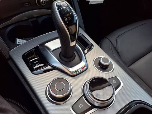 New 2025 Alfa Romeo Stelvio Sprint AWD/4WD image 15