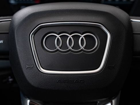 Used 2023 Audi Q5 2.0T Premium Plus w/ Premium Plus Package AWD/4WD image 32