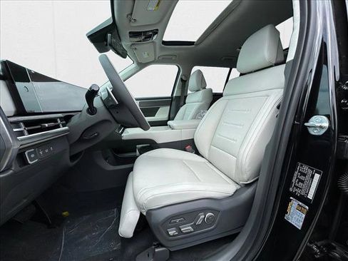 New 2025 Hyundai Santa Fe Calligraphy image 4