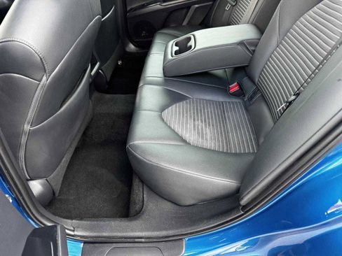 Used 2019 Toyota Camry SE image 33