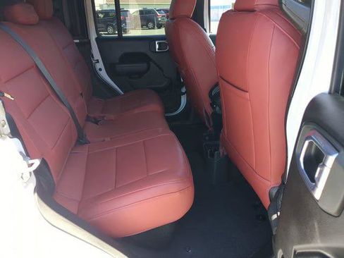 Certified 2022 Jeep Gladiator Sport AWD/4WD image 18