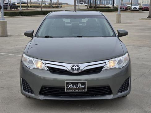 Used 2012 Toyota Camry LE image 6