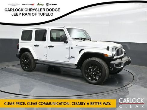 Used 2025 Jeep Wrangler Sahara image 5