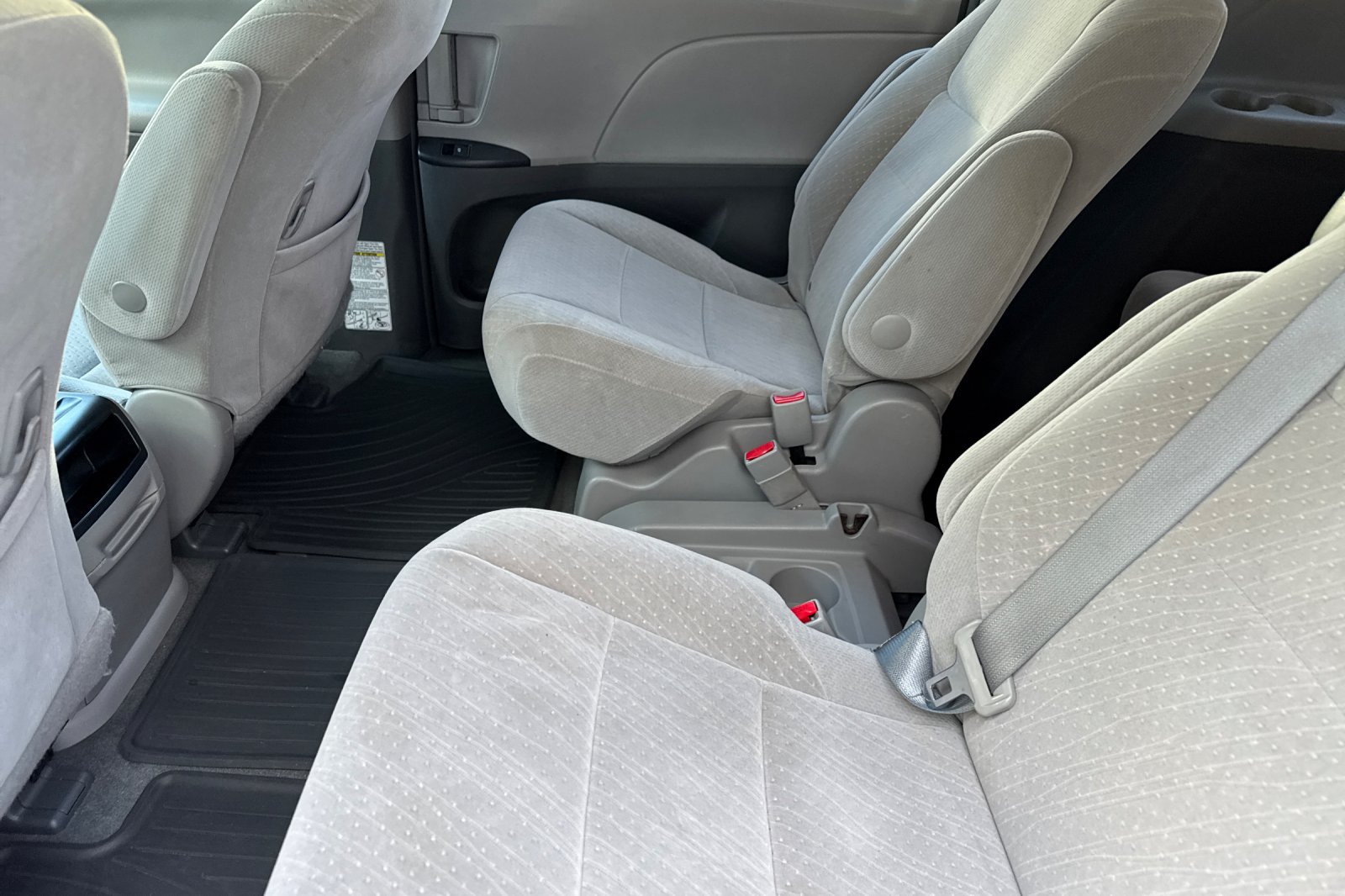 Used 2017 Toyota Sienna LE FWD image 12
