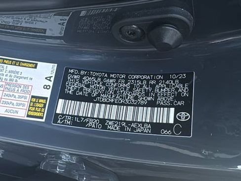 Used 2024 Toyota Corolla LE image 39