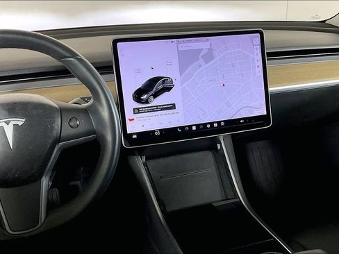 Used 2018 Tesla Model 3 Mid Range RWD image 5