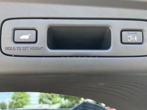 Used 2025 Acura ADX AWD image 34