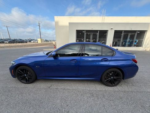Used 2022 BMW 330e w/ M Sport Package RWD image 2