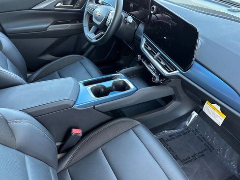 Used 2024 Chevrolet Equinox EV LT w/ LPO, Blackout Package FWD image 17