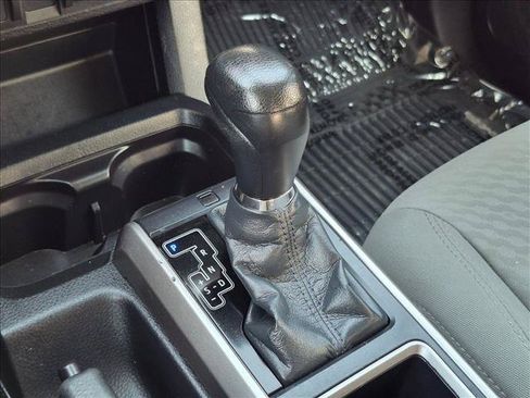 Used 2020 Toyota Tacoma SR5 RWD image 11