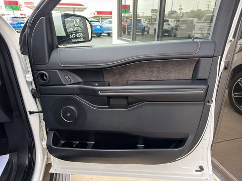 Used 2021 Ford Expedition Limited AWD/4WD image 13
