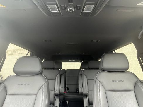 Used 2025 GMC Yukon Denali AWD/4WD image 30