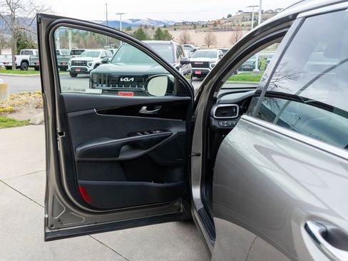 Used 2019 Kia Sorento EX w/ EX Touring Package image 17