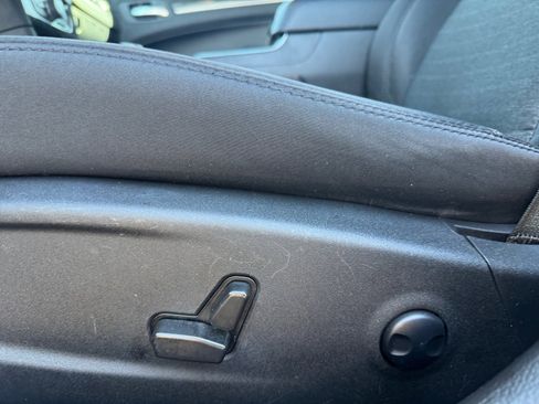 Used 2022 Chrysler 300 Touring image 15