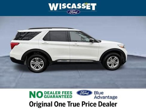 Certified 2022 Ford Explorer XLT w/ Equipment Group 202A image 6