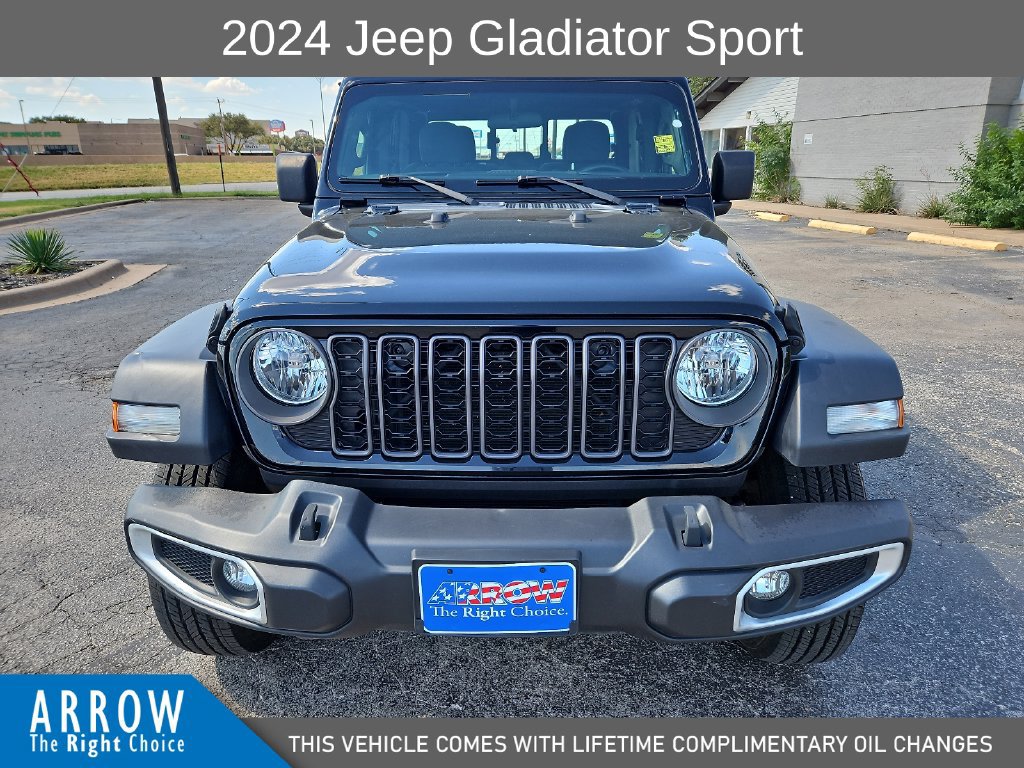 Used 2024 Jeep Gladiator Sport AWD/4WD image 3
