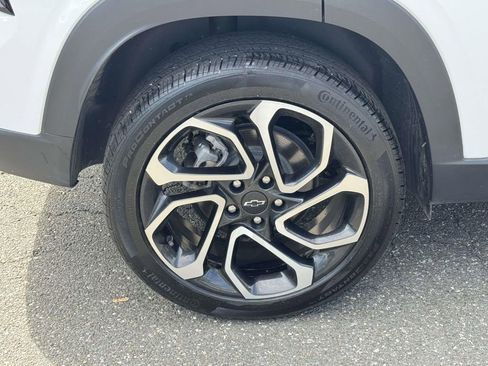 Used 2024 Chevrolet Trax RS w/ Driver Confidence Package FWD image 9