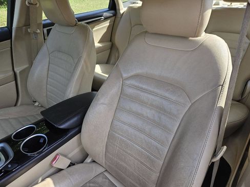 Used 2013 Ford Fusion SE FWD image 12