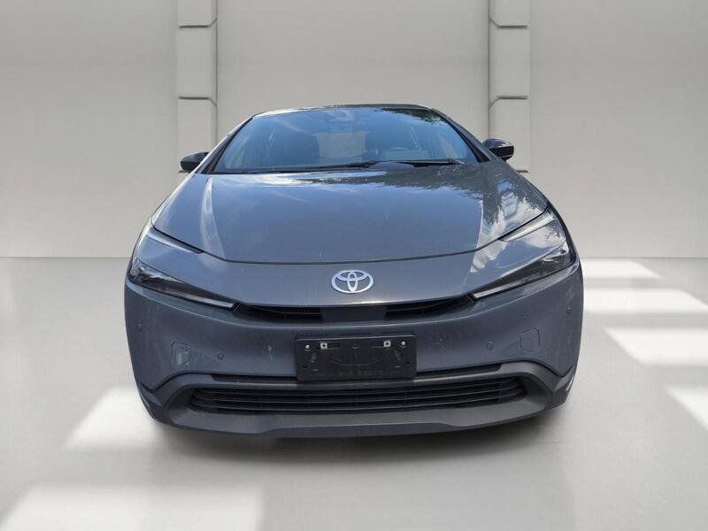 Used 2024 Toyota Prius LE FWD image 2