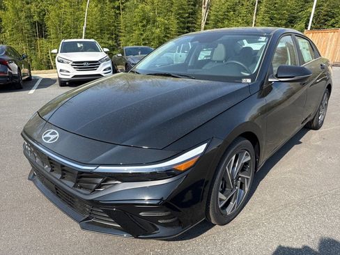 New 2026 Hyundai Elantra Limited w/ Cargo Package FWD image 3