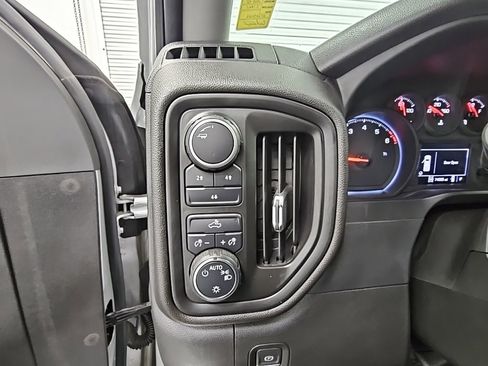 Used 2022 Chevrolet Silverado 2500 Custom w/ Custom Convenience Package image 21