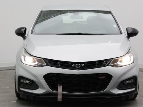 Used 2018 Chevrolet Cruze LT w/ Redline Edition FWD image 2