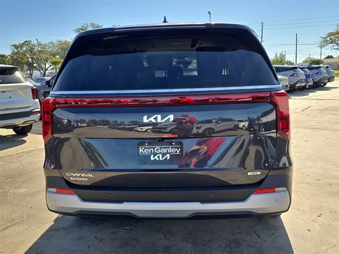 New 2026 Kia Carnival LXS image 7