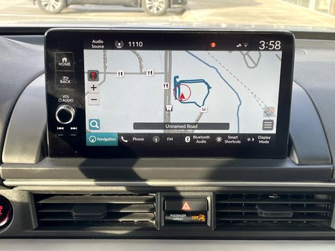 Used 2024 Honda Pilot Touring image 16