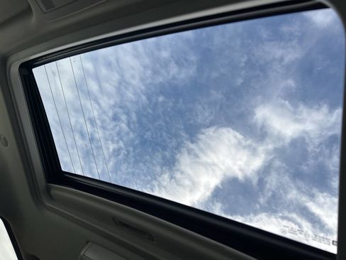 Used 2014 GMC Yukon XL Denali image 25