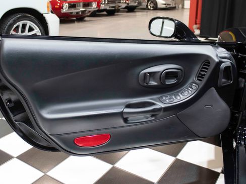 Used 2002 Chevrolet Corvette Z06 w/ Memory Pkg image 34