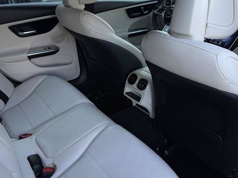 Used 2022 Mercedes-Benz C 300 4MATIC Sedan image 37